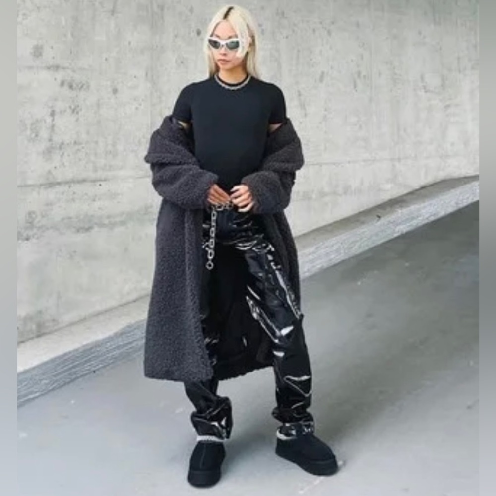 NWT UGG Tazz Platform Suede Slipper Black Women’s 7 - Picture 3 of 16